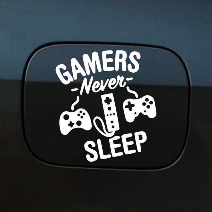 Bumpersticker - Gamers Never Sleep - 12,9 X 11,8 - Wit