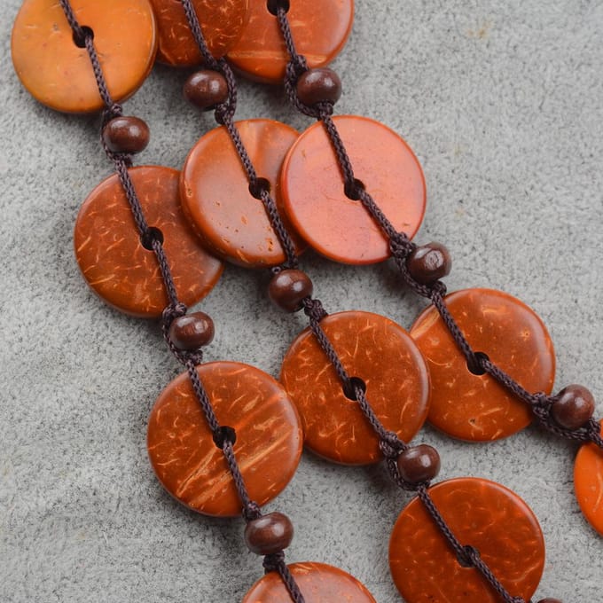 Vrouw Boheemse kokosnoot geweven kralen ketting hanger oranje as described koffie