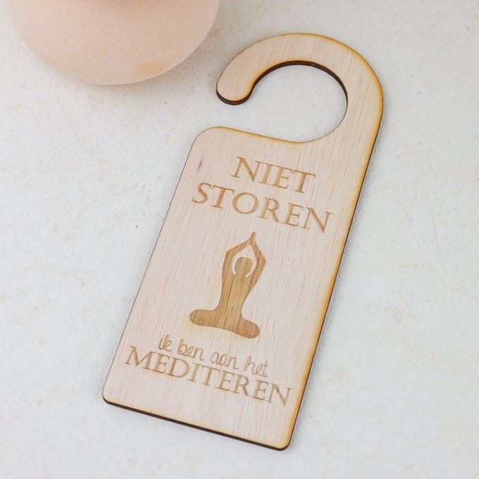Houten deurhanger mediteren - ontspannen - yoga
