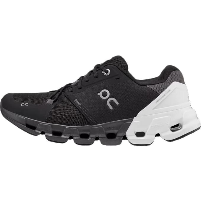 ON Cloudflyer 4 Zwart Wit Dames Sneakers 71.98671 39 black