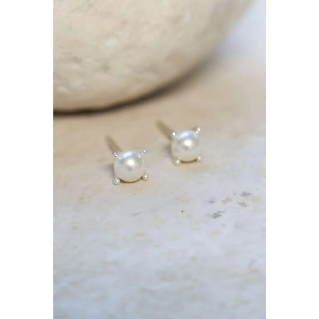 Label Kiki K.z.111.2 pearl studs