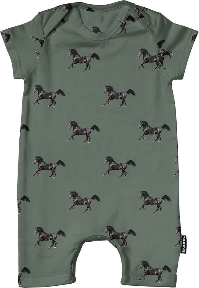 SNURK rompertje Black Horses Green maat 86