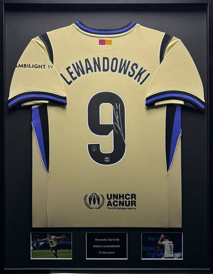 Robert Lewandowski FC Barcelona 25/26 ingelijst uit shirt