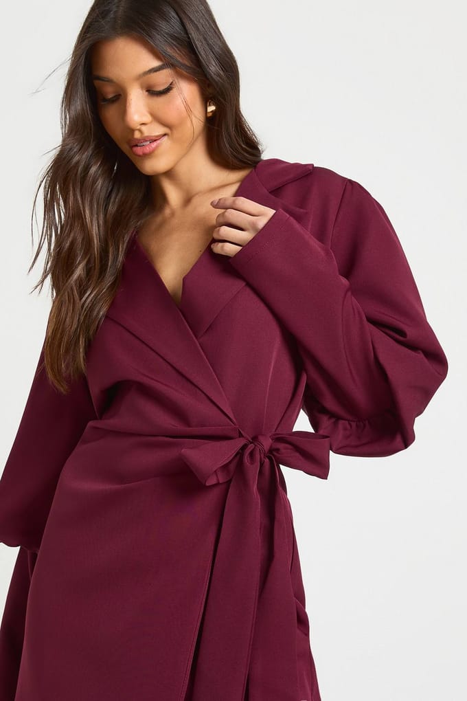 boohoo Dames Volume mouw strik taille blazer jurk | Merlot | Maat: 8