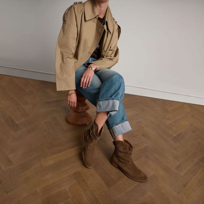 Manfield - Dames - Beige suède enkellaarsjes met hak - Maat 36