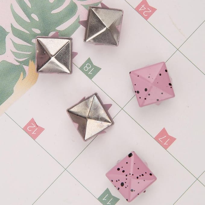 200 Stuks Piramide Stud Kleding Tas Decoratief Accessoire Metalen Piramide Klinknagels 10mm Roze Basis en Zwart blue