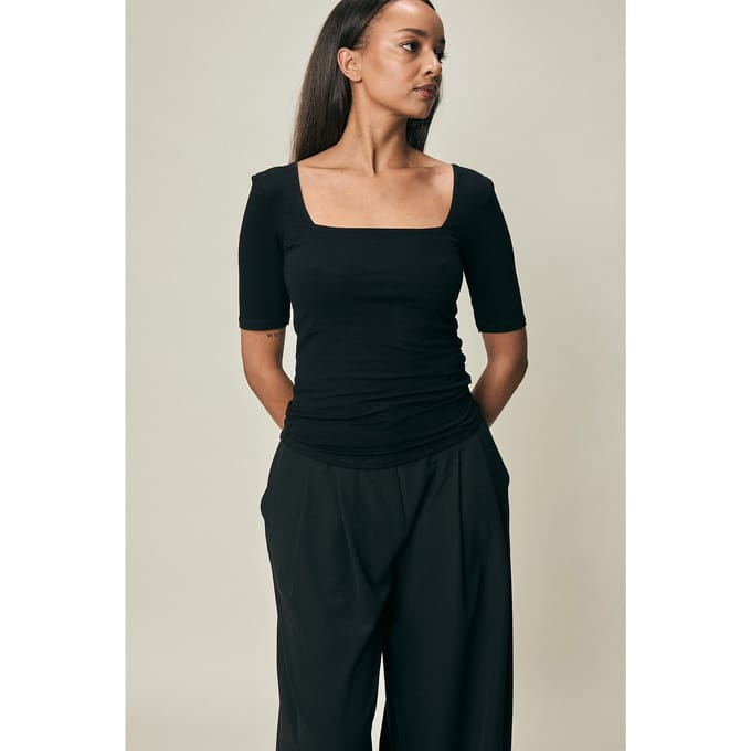 VIVEH Olea Top Black Maat: 46 | Longsleeves Outlet | Dames | Zwart