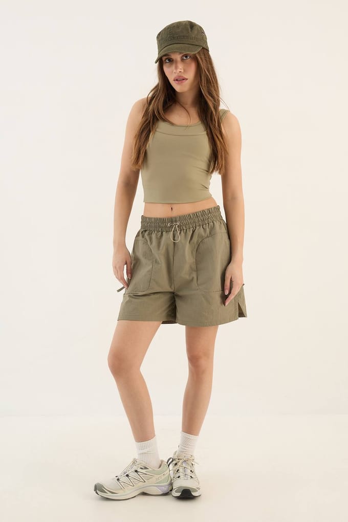 Dames Dsgn Studio Sculpt Dubbellaags Sporttopje | Washed Khaki | Maat: Large
