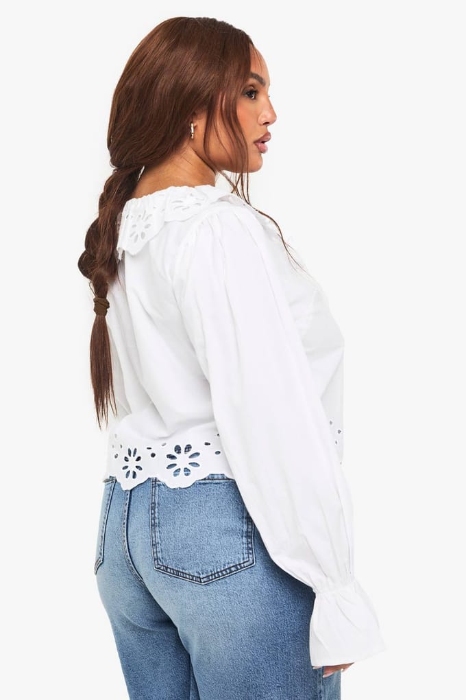 boohoo Dames Plus Borduur Strik Detail Blouse | White | Maat: 26