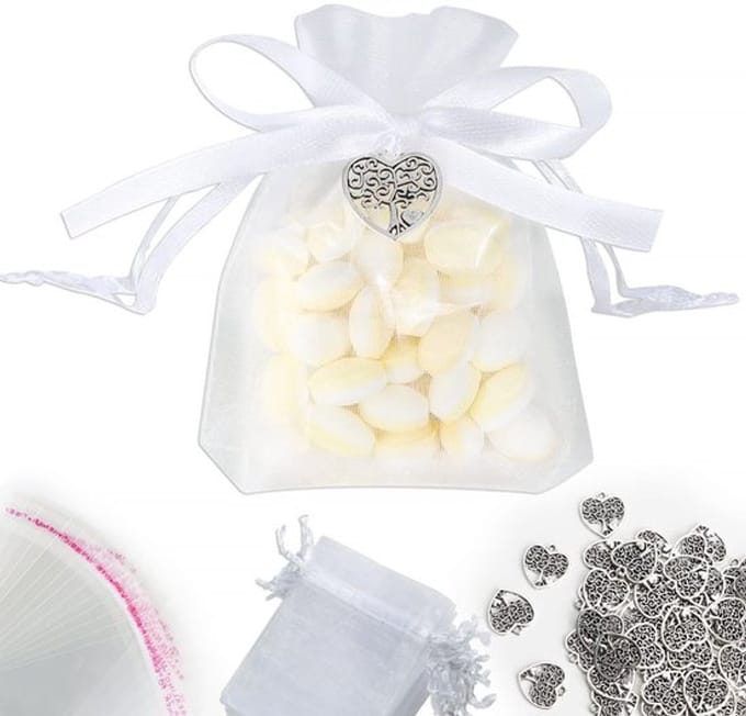 Dailygoody - Levensboomhangers - Gastgeschenken - Witte organzazakjes