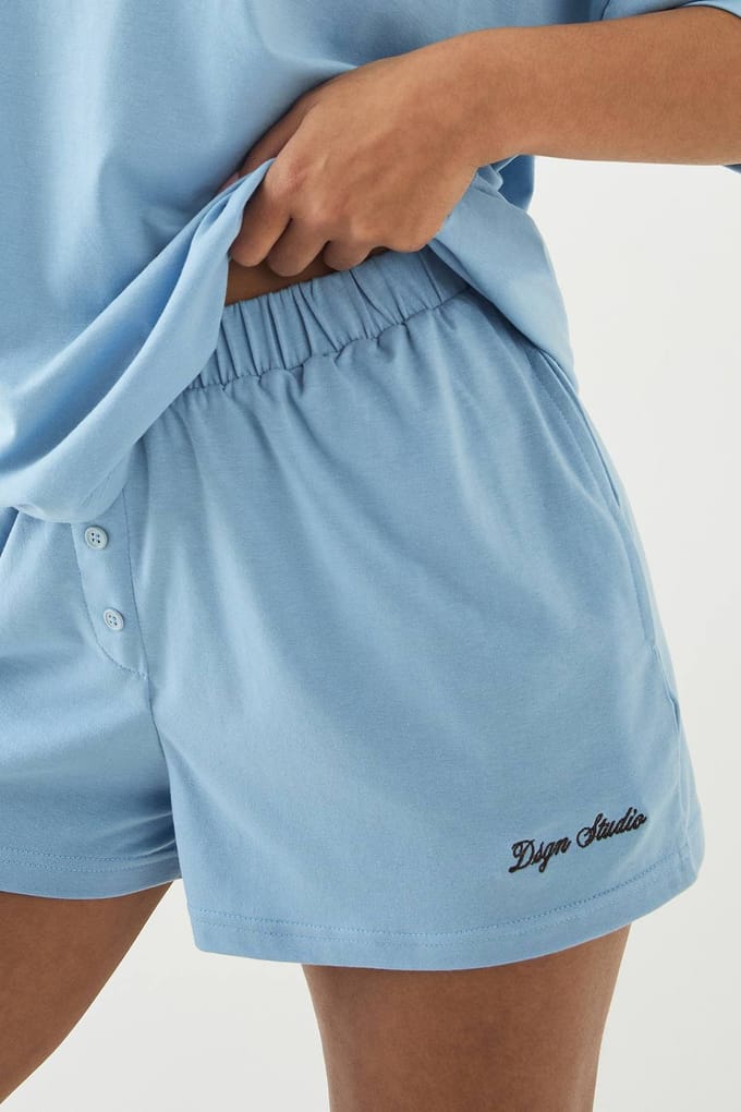Dames Dsgn Studio Lounge Henley Knoop Supersoft Short | Lichtblauw | Maat: Medium
