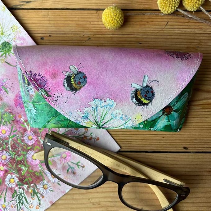 Alex Clark Spectacle case Bees in Summer ~ Brillenkoker Bijen