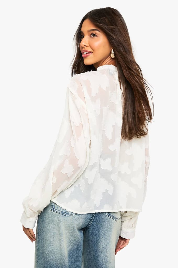 boohoo Dames Burnout Bloemige Geplooide Blouse | Ivory | Maat: 8