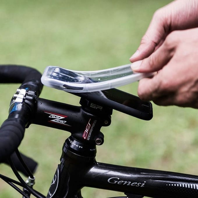 SP Connect Weather Cover geschikt voor Apple iPhone 16 Pro - Zwart