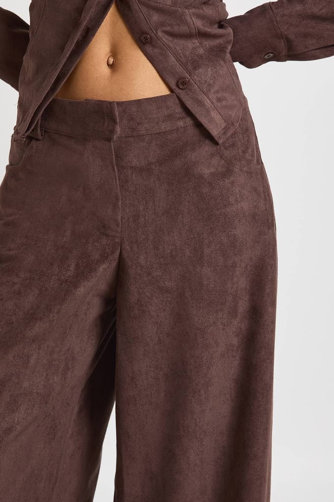 boohoo Dames Imitatie Suede Wijde Pijpenbroek | Chocoladebruin | Maat: 36