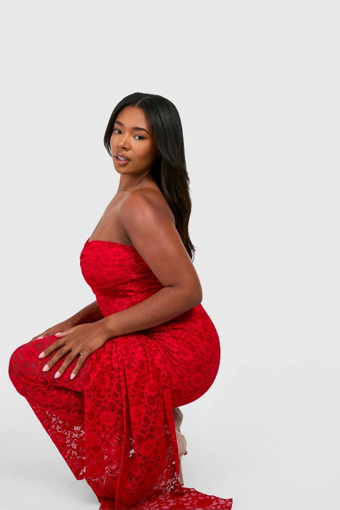 boohoo Dames Plus Strapless Lace Bodycon Jurk | Donkerrood | Maat: 56