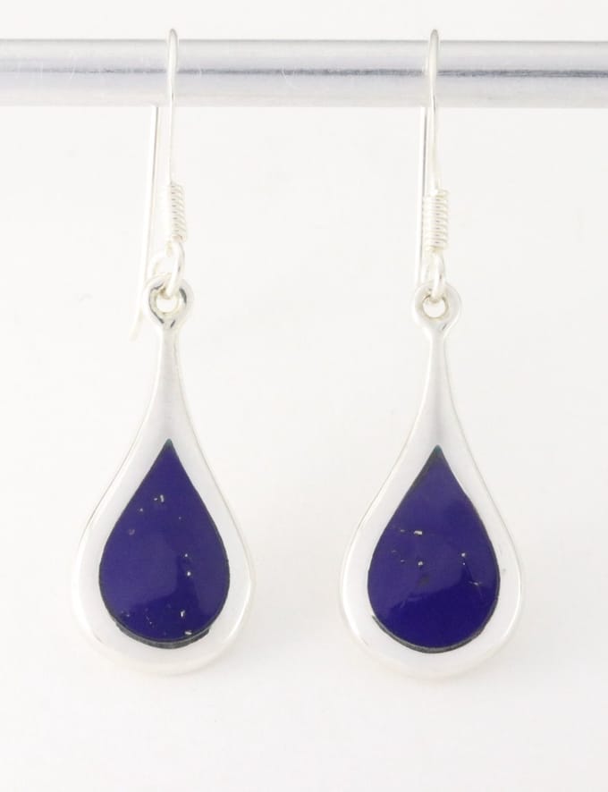 Druppelvormige zilveren oorbellen met lapis lazuli