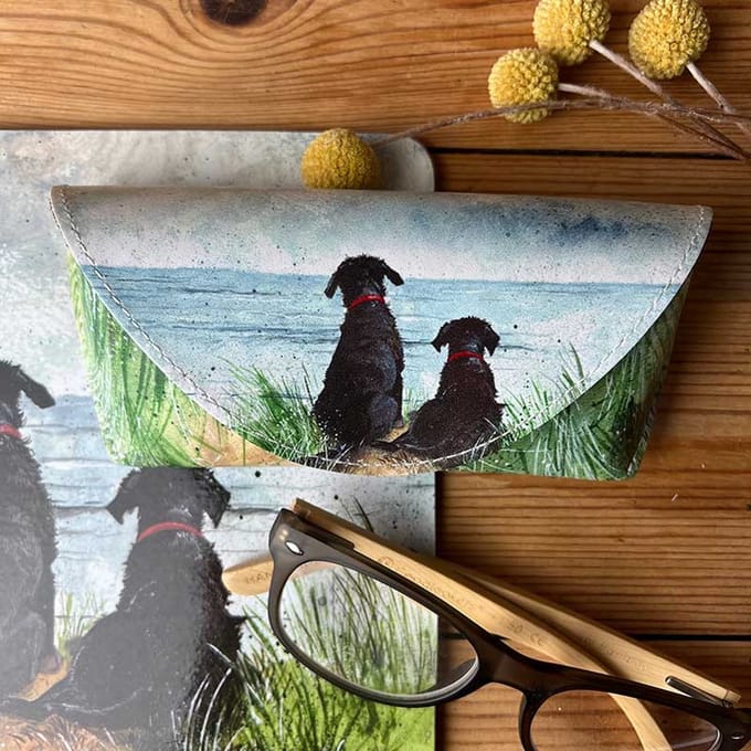 Alex Clark Spectacle Cases Dunes ~ Brillenkoker Honden aan Zee