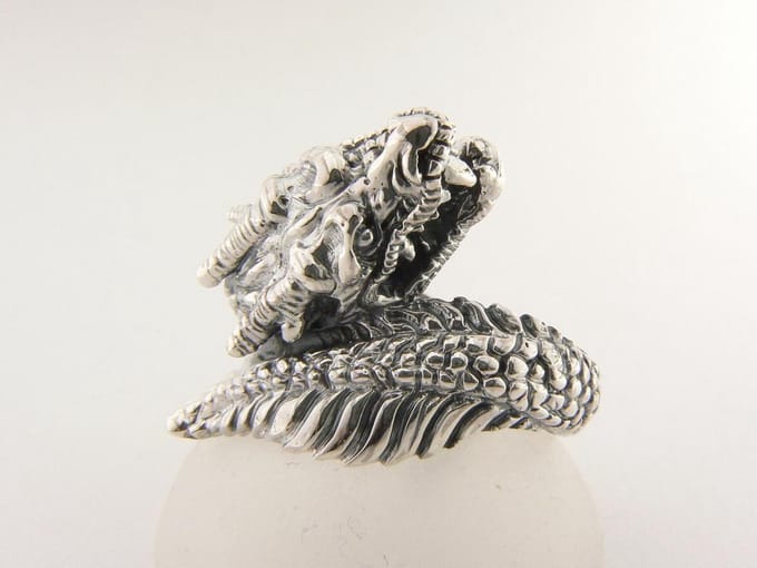 Zilveren draak ring - maat 18.5