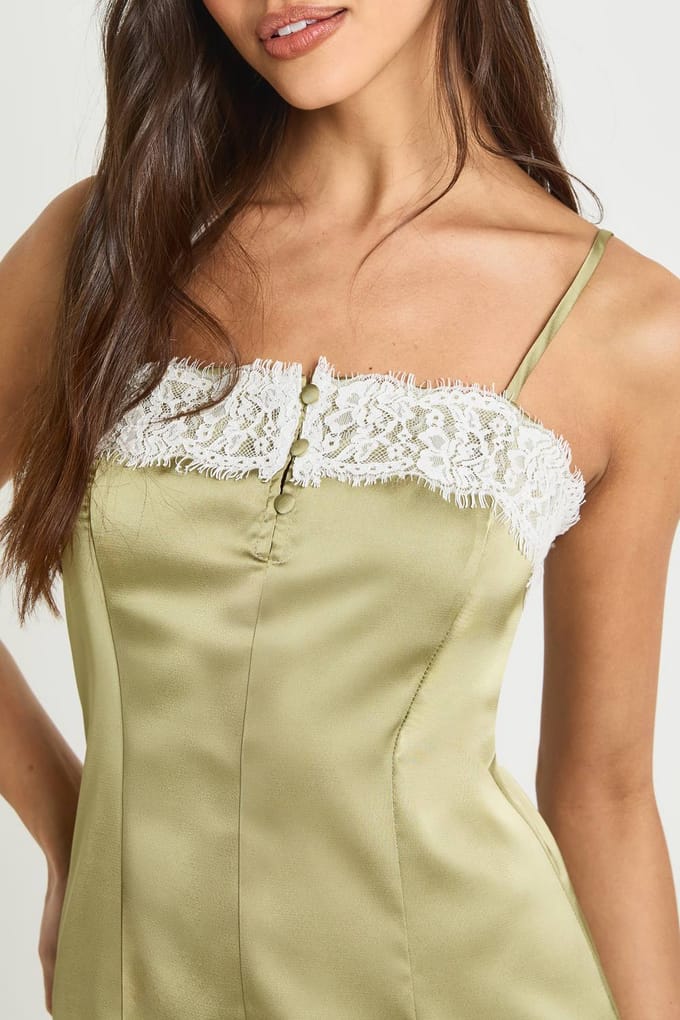 boohoo Dames Satijnen Slip Mini Jurk met Kanten Afwerking | Olive | Maat: 14