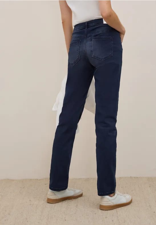 Straight Legs jeans