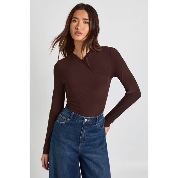 boohoo Dames Wikkel Voorkant Mat Slinky Lange Mouw Bodysuit | Chocolate | Maat: 14