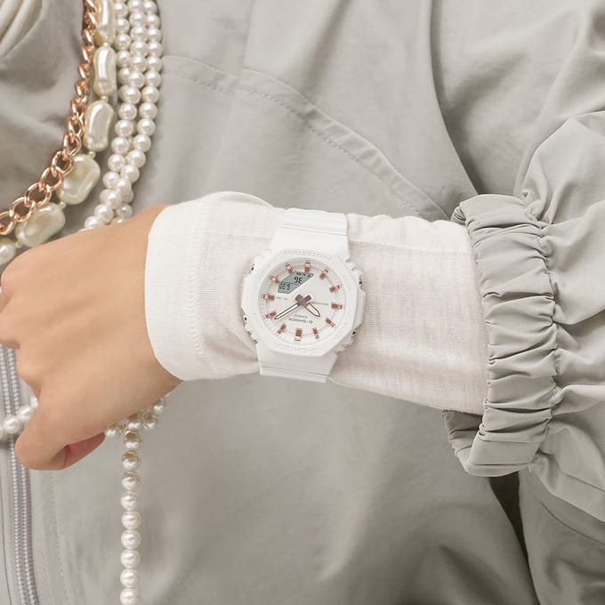 Casio G-Shock GMA-P2100M-7AER Horloge - Kunststof - Wit - Ø 40 mm