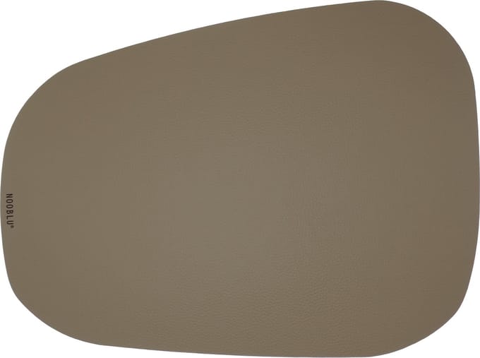 Leren placemat PEBL kingsize – Design tafel-onderlegger 50x38 – Lichttaupe leer – Afwasbaar