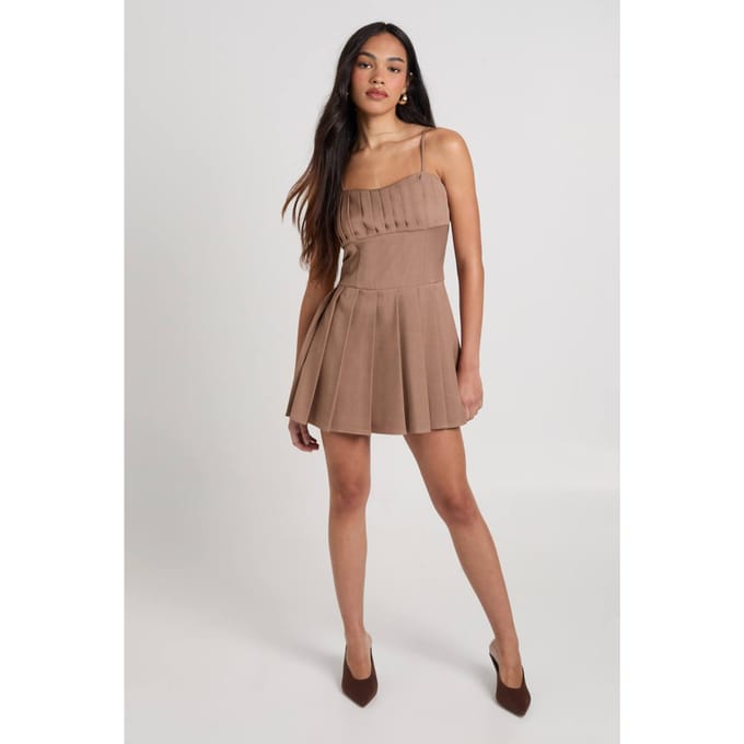 boohoo Dames Getailleerde Mini Jurk met PlooiDetail | Taupe | Maat: 44