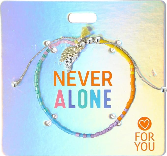 Depesche - Trend kralenarmband Protection & Love - met tekst Never Alone