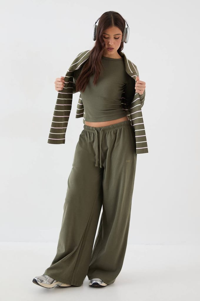 Dames DSGN Studio Geborduurd Lange Mouwen Top | Olijf | Maat: 3XL