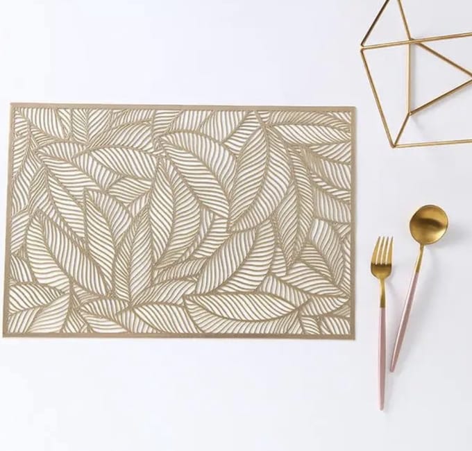 Placemats - Gouden - Vierkant - 45 cm - 4 stuks - Onderlegger - Hitte bestendig - Goud - Luxe uitstraling - Open gewerkt