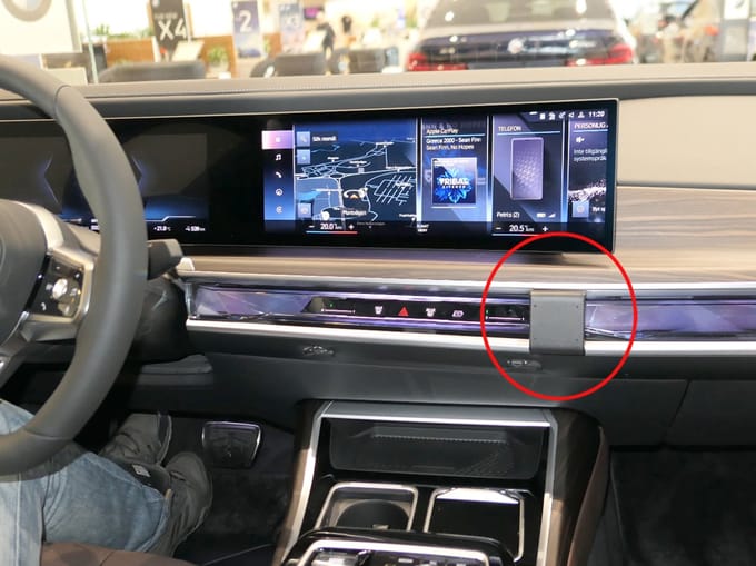 Proclip BMW i7 G70/ 7-series G70 23- Angled mount