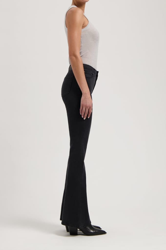 Mud Jeans Isy High Flared Stone Black Größe: W28L30 | Ausgestellte Hosen Outlet | Damen | Schwarz