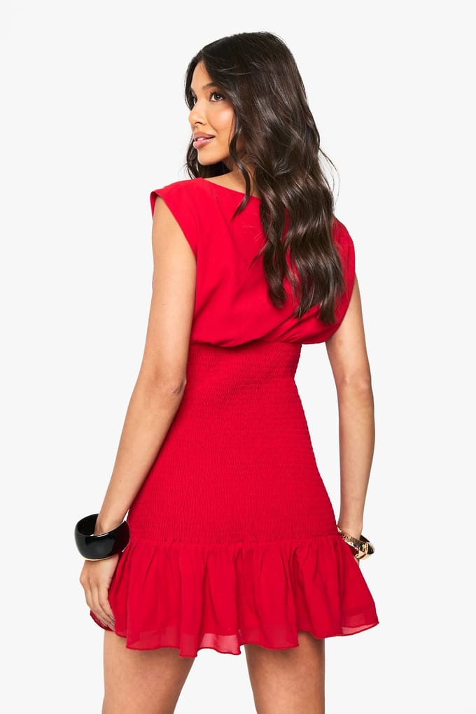 boohoo Dames Mini Jurk met Gerimpelde Taille en Ruches Zoom | Red | Maat: 14