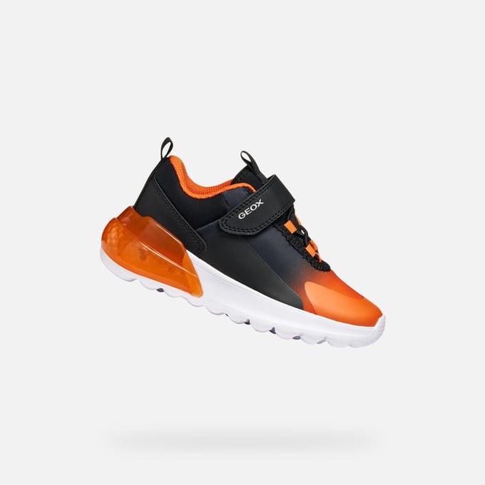 GEOX ACTIVART ILLUMINUS JONGENS Sneakers - ZWART/ORANJE