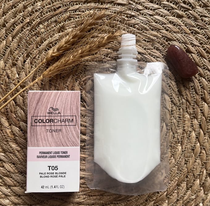 Wella Color Charm Permanent Liquid Toner - T05 Pale Rose Blonde + developer - Wella toner - Haartoner - Rose Blond -