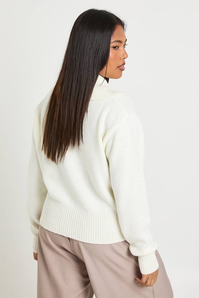 boohoo Dames Plus Gebreide Henley Kraag Trui | Ecru | Maat: 28