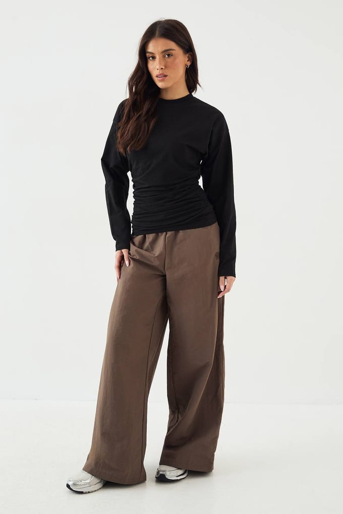 Dames DSGN Studio Top met Gerimpelde Zijkant en Lange Mouwen | Black | Maat: Medium