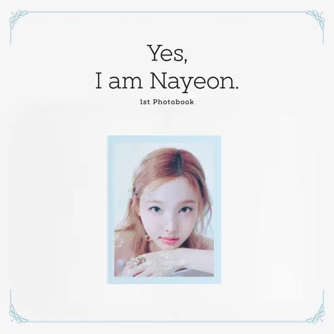 NAYEON - [YES, I AM NAYEON.] 1e Fotoboek SKY