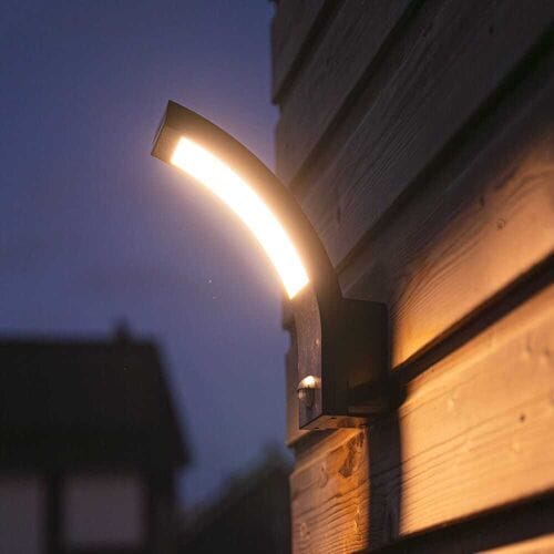 HOFTRONIC Bristol - LED Wandlamp met sensor - 10 Watt 814 Lumen - Bewegingssensor en schemerschakelaar - 3000K warm wit licht - zwart