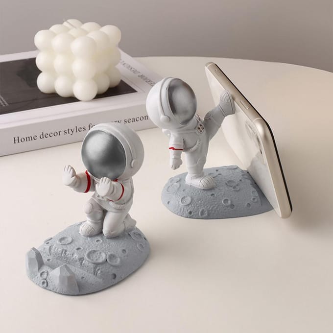 Support de téléphone astronaute de dessin animé Résine Mignon Astronaute Support de téléphone Drôle Support pour smartphone pour bureau Maison Bureau gray