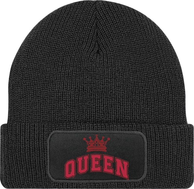 Muts dames - cadeau vriendin - zwart - heerlijk warm - Tekst Rood - Queen