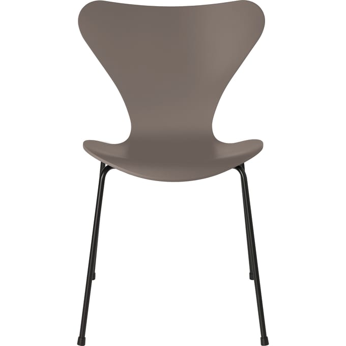 Fritz Hansen Serie 7 3107 Stoel - lak - deep clay - zwart