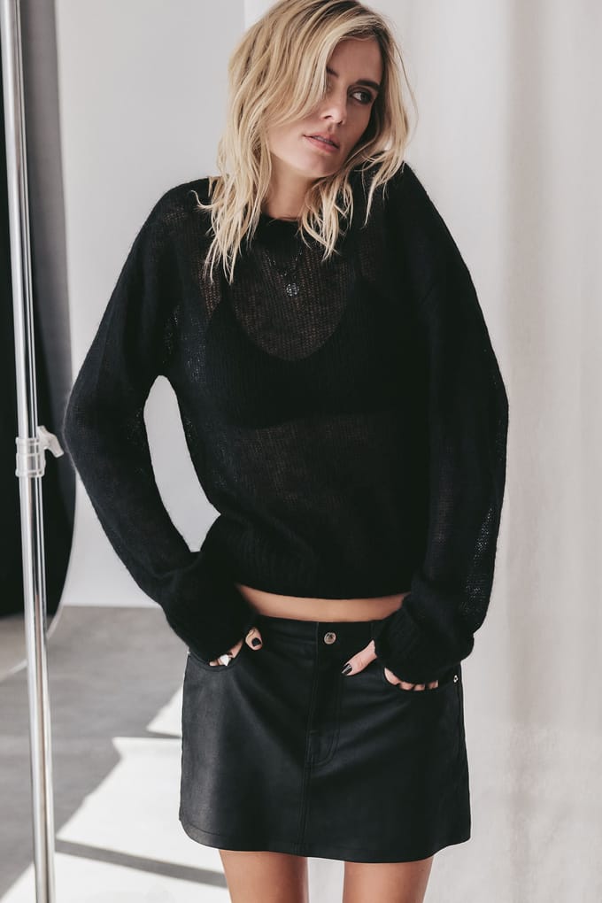 Mikuta The Black Fine Knitted Sweater Größe: M | Pullover Outlet | Damen | Schwarz