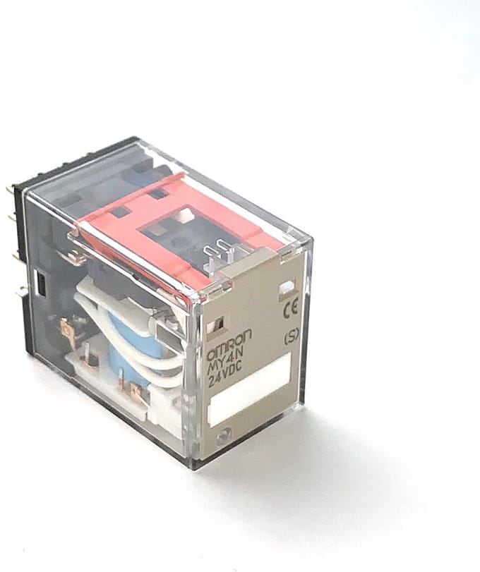 Relais 24 volt DC 4 Polig Omron Polariteit gevoelig