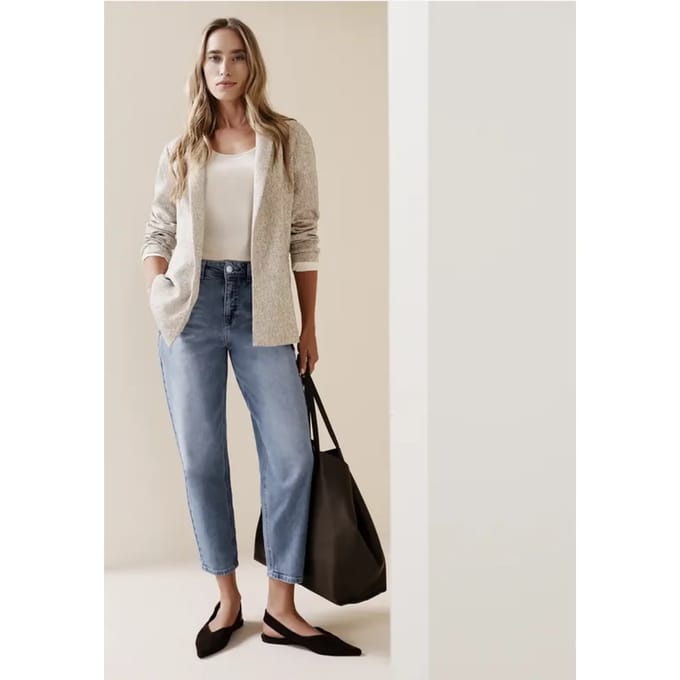 High Waist Barrel Leg jeans in Loose Fit