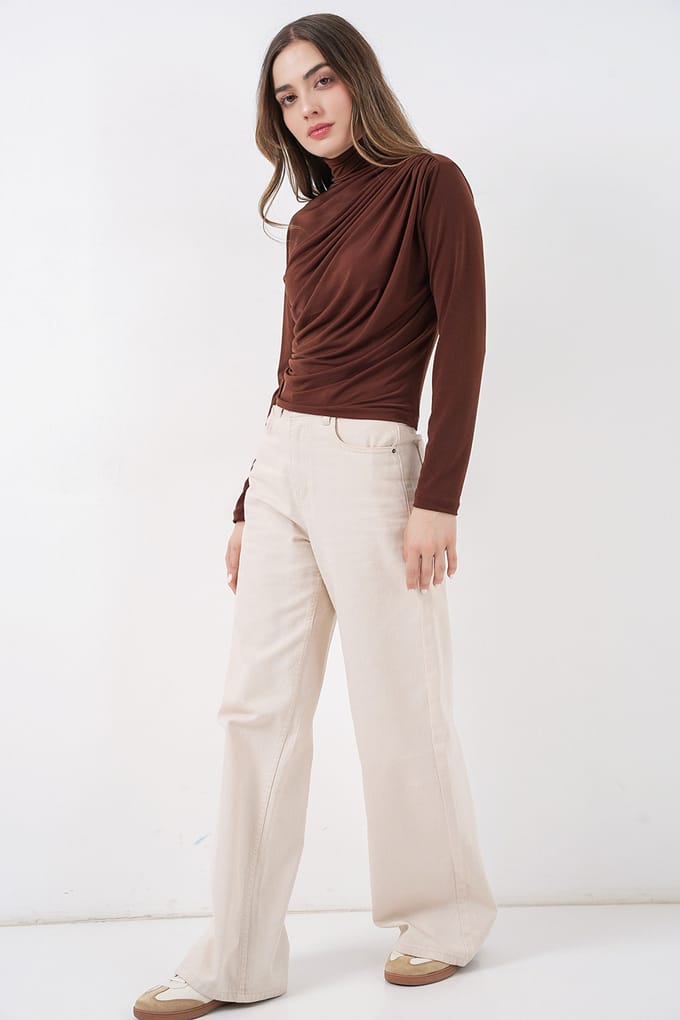 Aansluitende colblouse met drapeer-detail
