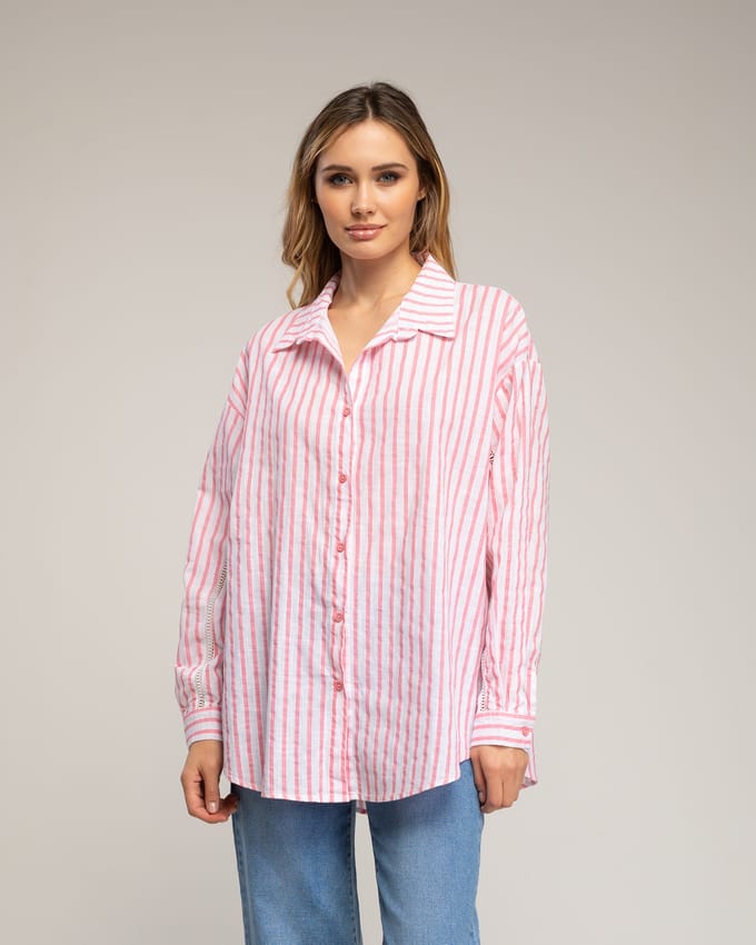 Losvallende gestreepte blouse met geschulpte rand aan de mouw