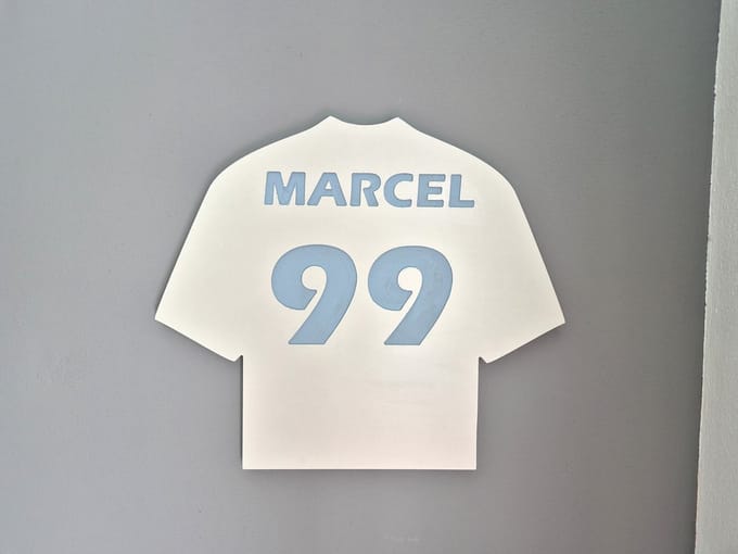 Moliland - Gepersonaliseerd MDF Voetbalshirt - 18mm - Met Naam en Nummer